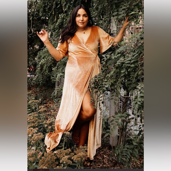 EUC Baltic Born Meghan Velvet Wrap Dress - Picture 4 of 12